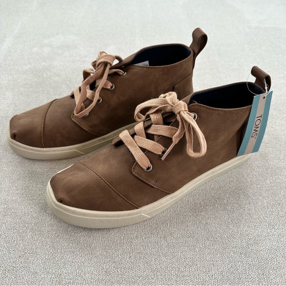 NWT. TOMS Kids' Botas Cupsole Shoe. Size 6. Brown. - Picture 3 of 11
